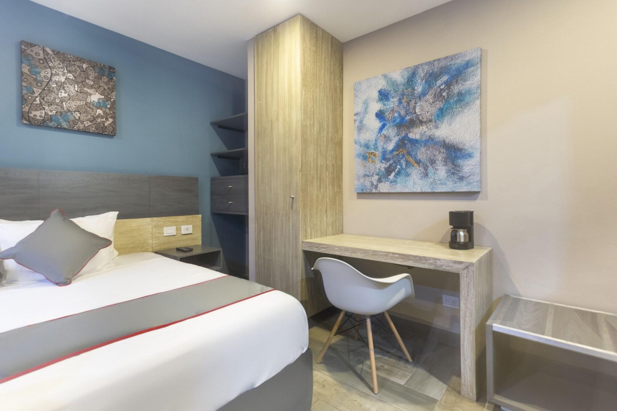 Bfh Attraction Deluxe Hotel Плая дел Кармен Екстериор снимка