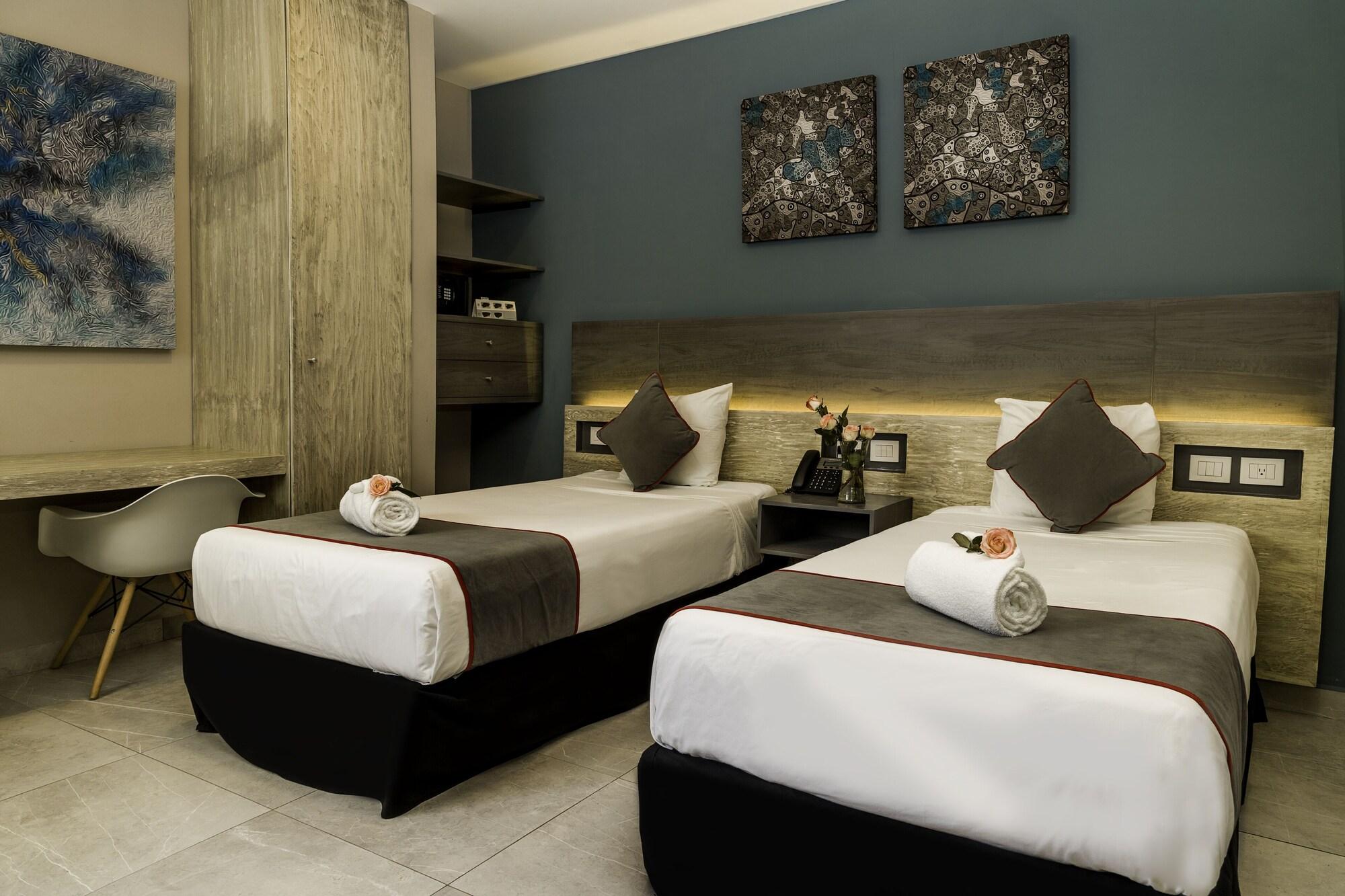 Bfh Attraction Deluxe Hotel Плая дел Кармен Екстериор снимка